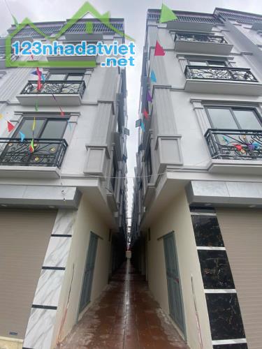 🚗 NHÀ LÔ GÓC LA TINH – Ô TÔ NGỦ TRONG NHÀ – 5 TẦNG ĐẸP – GIÁ SIÊU HỜI CHỈ TỪ 4,2 TỶ