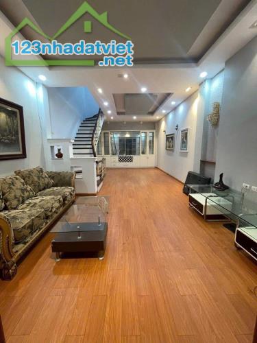 ❤️CHO THUÊ Nhà Mặt Phố Nguyễn Phong Sắc, DT 60m, 5 tầng, MT 4.5m, THÔNG SÀN, KD - 2