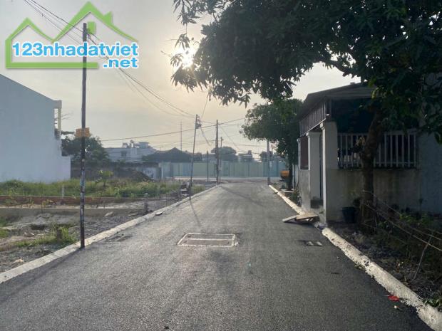 Bán lô đất trước mặt đường nhựa phường 11 gần bệnh viện mới vũng tàu DT: 90m² phủ Hồng