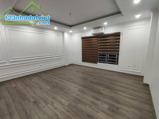Cho thuê nhà 6 tầng,nhà mới,có thang máy, diện tích 42m2,ngõ cách mặt đường Kim Giang 20m - 1