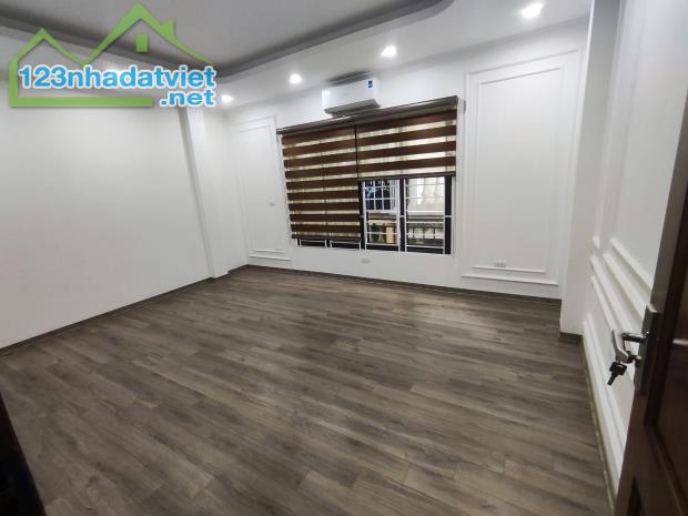 Cho thuê nhà 6 tầng,nhà mới,có thang máy, diện tích 42m2,ngõ cách mặt đường Kim Giang 20m - 4
