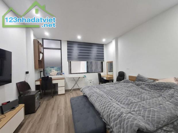 Bán nhà Tây Hồ, 50m, 4 tầng, mt 4.5m, giá 10.5 tỷ ngõ thông ô tô tránh, dân xây đẹp - 1