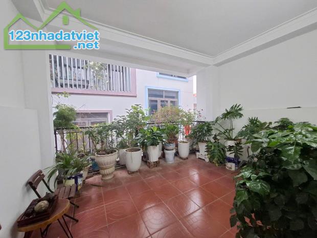 Bán nhà Tây Hồ, 50m, 4 tầng, mt 4.5m, giá 10.5 tỷ ngõ thông ô tô tránh, dân xây đẹp - 5