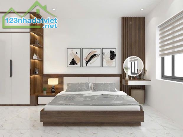 Bán Nhà 3 Tầng Ô Góc Ngõ 33 Cao Xanh. DT:54m2 Oto Đỗ Cửa ! - 1