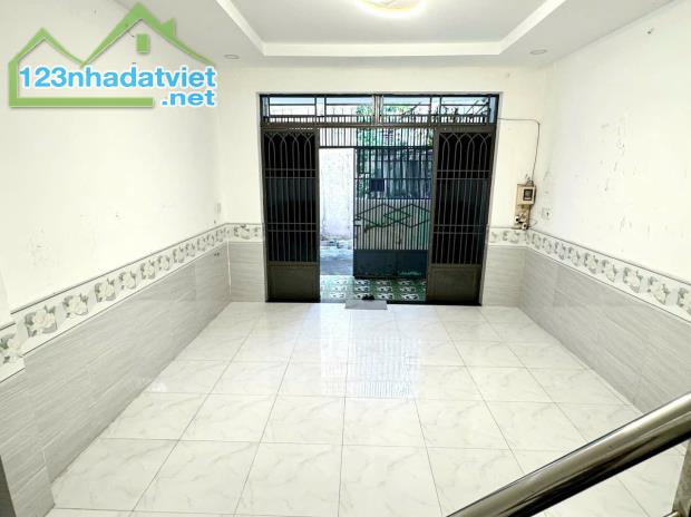 Bán nhà hẻm 3m đường Phạm Văn Chiêu, P.8, 4,5 x 13, 2 tầng, 3PN giá 4.5 tỷ tl - 1