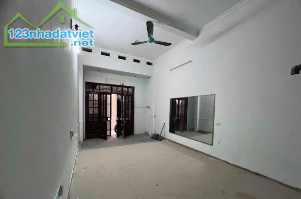 BÁN NHÀ KHƯƠNG TRUNG - 50m ra ô tô 2 mặt ngõ trước sau  giá 7,5 tỷ - 2