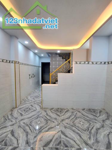 Bán Nhà 4x10m – Nhà đẹp P. Tân Sơn Nhì,T.Phú, BTCT 2 tầng, 3PN, giá dưới 4 tỷ - 1