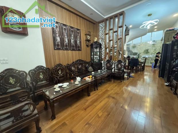 Đội Cấn – Ba Đình - Ô Tô Đỗ Cửa - 69m² x 4 tầng - MT4.3m - Giá 18 Tỷ LH: 0977658369 - 1