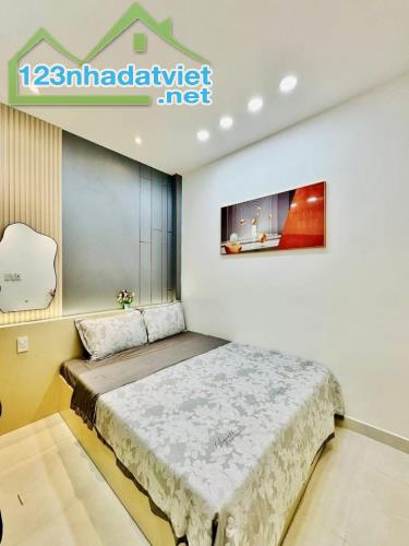 HẺM THẲNG MỘT TRỤC - GẦN MẶT TIỀN - GẦN CÔNG VIÊN LÀNG HOA GÒ VẤP- 30M2, NHÀ MỚI FULL N - 3
