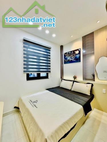 HẺM THẲNG MỘT TRỤC - GẦN MẶT TIỀN - GẦN CÔNG VIÊN LÀNG HOA GÒ VẤP- 30M2, NHÀ MỚI FULL N - 4