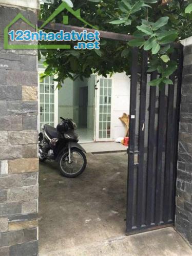 Cho thuê nhà 100m2 có 2pn đường số 9, Linh Tây - Giá 8tr/tháng, hẻm xe Hơi - 4