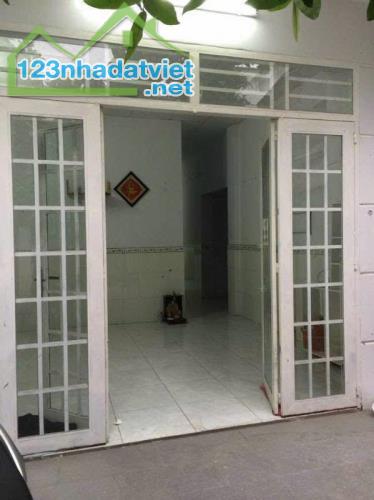 Cho thuê nhà 100m2 có 2pn đường số 9, Linh Tây - Giá 8tr/tháng, hẻm xe Hơi - 3