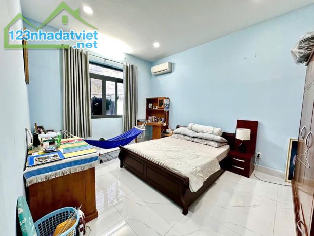 GẤP BÁN NHÀ 3 TẦNG (5x25) - CHỦ XÂY Ở - MẶT TIỀN HIỆP THÀNH 35, Q12