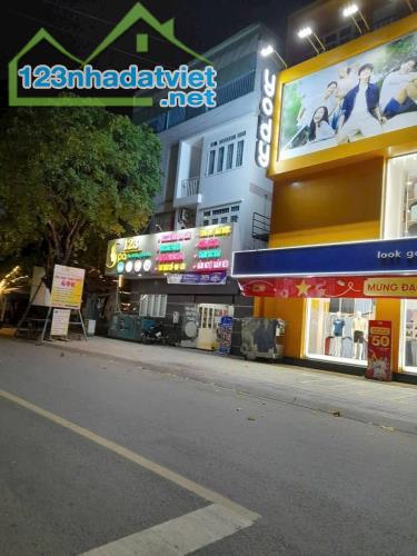 Cho thuê nhà mặt tiền kinh doanh   Nhà : 1 trệt 3 lầu .phú gia 2. Phường Trảng Dài . - 4