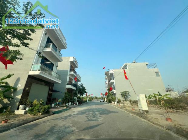 Bán 2 lô liền nhau khu phân lô Đống Chuối, Hùng Vương, Hồng Bàng, Hải Phòng. 220m2- 43tr/m - 2