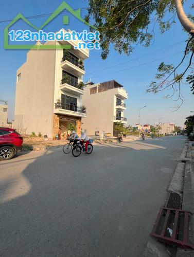 Bán 2 lô liền nhau khu phân lô Đống Chuối, Hùng Vương, Hồng Bàng, Hải Phòng. 220m2- 43tr/m - 4