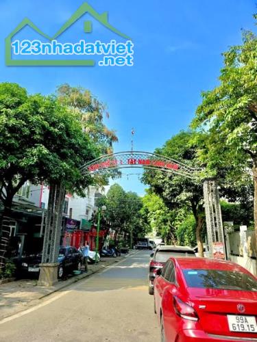 Bán BT Tây Nam Linh Đàm, siêu phẩm trung tâm Hoàng Mai, lô góc, hiếm nhà bán. 180m2 46 tỷ - 2