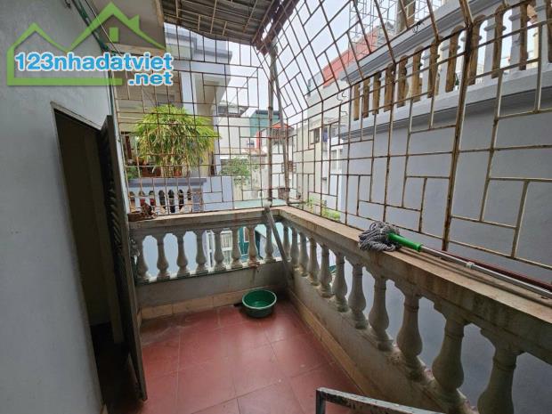 BÁN NHÀ PHỐ THÁI THỊNH LÔ GÓC 3 THOÁNG - CÁCH MẶT PHỐ 30M - 3