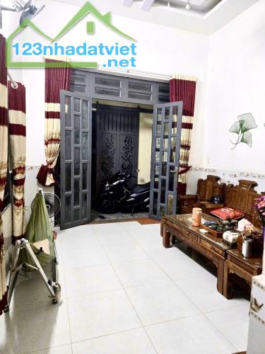 CẦN BÁN NHÀ 🏘️ HIỆP THÀNH - HẺM 5M - 2 TẦNG - QUẬN 12.  ❗Gần 60m2 - ngang 5m  👉chỉ 4❌tỷ - 3