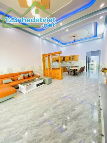 Nhà cấp 4, 3PN, 120m2, Xã Tân Phú Trung, Củ Chi, Giá 1 tỷ 050. - 2