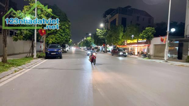 GIÁ ĐẦU TƯ, BÁN ĐẤT TẶNG NHÀ CẤP 4 NGỌC THỤY 55M, MT 6.2M, NỞ HẬU, LÔ GÓC, Ô TÔ THÔNG, KD. - 4