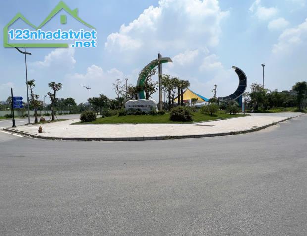 GIÁ ĐẦU TƯ, BÁN ĐẤT TẶNG NHÀ CẤP 4 GIA THƯỢNG 55M, MT 6.2M, NỞ HẬU, LÔ GÓC, Ô TÔ THÔNG, KD - 2