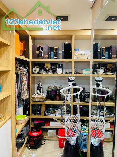 CHUNG CƯ ROYAL CITY 180M2 QUÁ ĐẸP - 2