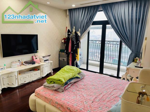 CHUNG CƯ ROYAL CITY 180M2 QUÁ ĐẸP - 4