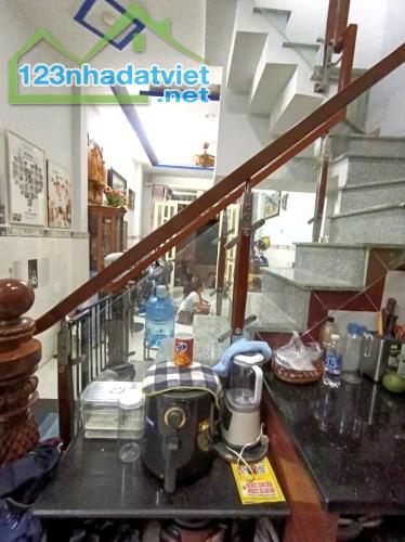 Bán Nhà Bình Tân, Ngay Chợ Da Sà, Khu Tên Lửa, 2 tầng đúc BTCT, 40m2, chỉ 3 tỉ nhỉnh - 4