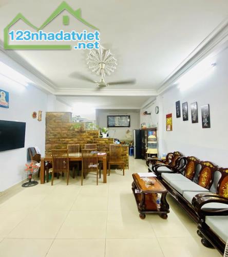 Bán nhà HXH Út Tịch, P4, Tân Bình, 81m2, 3 tầng, giá rẻ , sổ A4 - 1