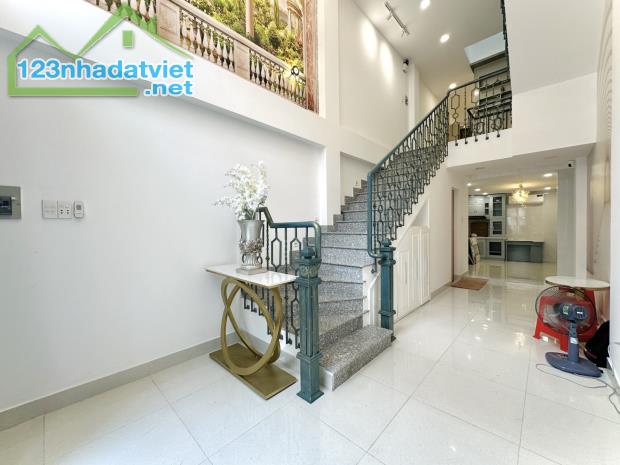 GẤP BÁN NHÀ 5 TẦNG, HẺM Ô TÔ GẦN MT - TRẦN KHẮC CHÂN - QUẬN 1 - NHỈNH 13 TỶ - 3
