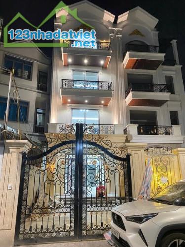 Bán Nhà 4 Tầng Ngõ 20 Cao Xanh Siêu Đẹp. DT:120m2 Tân Cổ Điển !!!