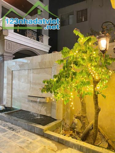 Bán Nhà 4 Tầng Ngõ 20 Cao Xanh Siêu Đẹp. DT:120m2 Tân Cổ Điển !!! - 2