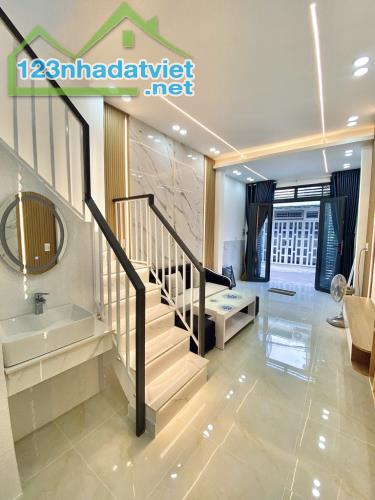 🏡🔥HOT ! HOT!GIẢM 168 TRIỆU, GIÁ MỚI 4.5 TỶ (BỚT LỘC) HẺM Ô TÔ THÔNG THỐNG NHẤT - 44M2 - - 3