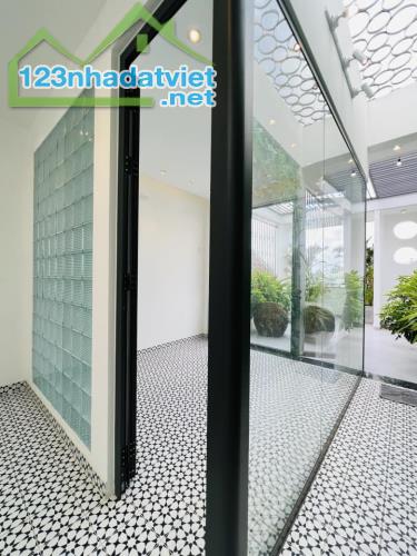 NHÀ 4 TẦNG TÔ NGỌC VÂN , THỦ ĐỨC - ĐƯỜNG NHỰA 7M- ÔTÔ VÀO NHÀ - 2