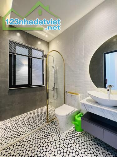 NHÀ 4 TẦNG TÔ NGỌC VÂN , THỦ ĐỨC - ĐƯỜNG NHỰA 7M- ÔTÔ VÀO NHÀ - 3