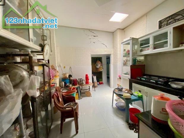 MẶT TIỀN KINH DOANH Q.6 SÁT MINH PHỤNG BÌNH TIÊN - NGANG GẦN 5M - 2TẦNG - 98M2 CHỈ 10.2 TỶ - 1