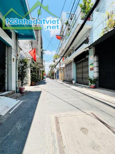 Ở NGAY! Bán Nhà Đẹp 5 Tầng Xe Hơi Thông Trần Quang Diệu, 56m2, 10 Tỷ TL