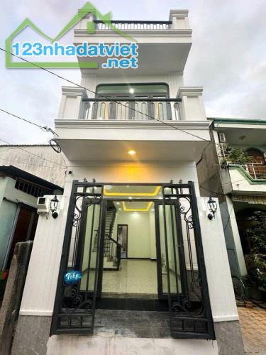 :
Bán nhà mới ở ngay  Linh Đông THỦ ĐỨC 44m2-3tang- – 1 trệt 1 lầu – sổ riêng – gần PVĐ –