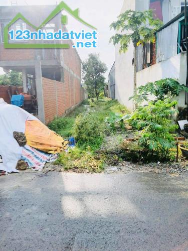 Cần Tiền Bán 166m2 Thổ Cư, xã Tân Phú Trung, Củ Chi giá 620 Triệu có Sổ Hồng Riêng.