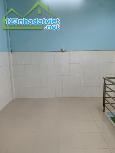 Nhà nguyên căn 1 trệt 1 lầu 32m2 tại quận 8 gần chợ và trường học - 4