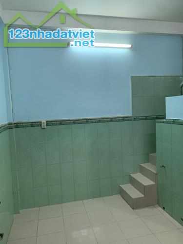 Nhà nguyên căn 1 trệt 1 lầu 32m2 tại quận 8 gần chợ và trường học - 1