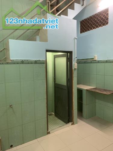 Nhà nguyên căn 1 trệt 1 lầu 32m2 tại quận 8 gần chợ và trường học