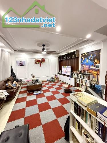 BÁN NHÀ ĐẸP PHỐ TÂY SƠN – 6 TẦNG – MẶT TIỀN KHỦNG 6.2M – Ô TÔ VF3 LÙI VÀO CỔNG – Ở NGAY KH - 1