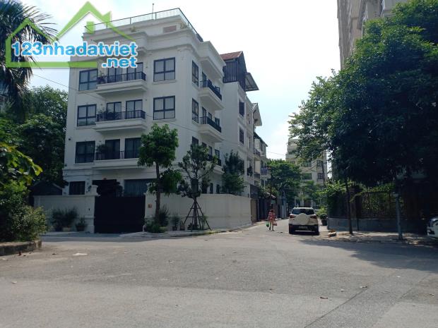 Cho thuê biệt thự Vườn Đào, đường Lạc Long Quân thông Võ Chí Công 200m2x5T full đẹp - 5