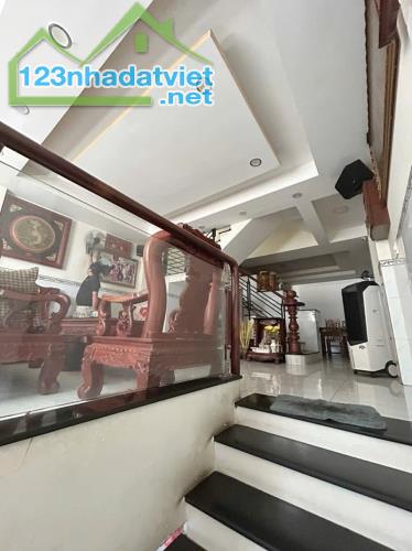 Bán Nhà 3 Tầng Mặt Tiền 5m,  Nguyễn Văn Nghi, Gò Vấp - Chỉ 6.5 Tỷ - 3