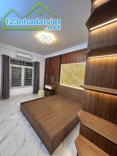 Cho thuê nhà ngõ 89 Thanh Lân, 4 tầng x 30m2, 2 ngủ, 9 Triệu ở gia đình - 1