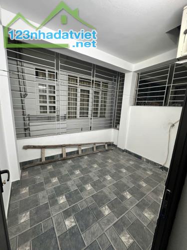 Cho thuê nhà ngõ 89 Thanh Lân, 4 tầng x 30m2, 2 ngủ, 9 Triệu ở gia đình - 3