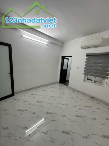 Cho thuê nhà ngõ 89 Thanh Lân, 4 tầng x 30m2, 2 ngủ, 9 Triệu ở gia đình - 4
