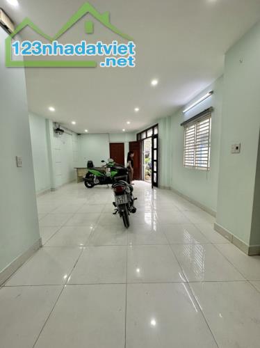 Bán nhà mặt phố Nguyễn Ngọc Lộc, Q.10, Diện Tích Khủng 80m², 7.9 tỷ - 1